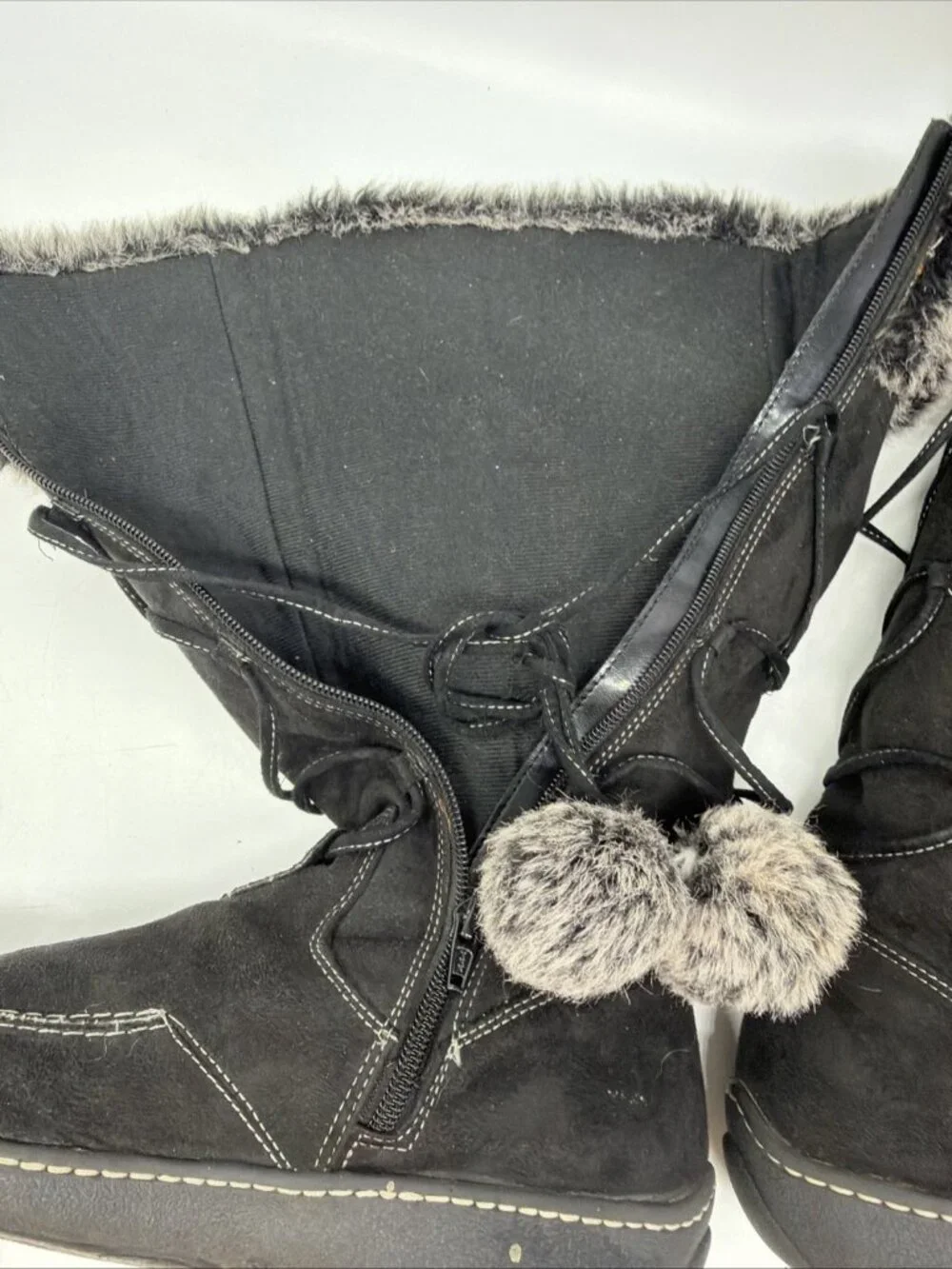 American Eagle Black Mallory Boots Gray Faux Fur Trim Pom-Pom Accents Womens 12